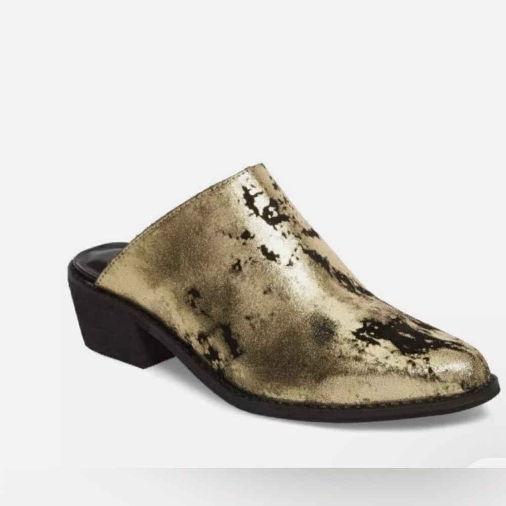 Very Volatile Moonstruck Metallic Gold Mule Size 6 NIB